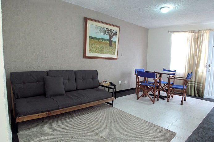 Imagen de la habitación del Hotel Apartamentos Los Alc&aacute;zares. Foto 6