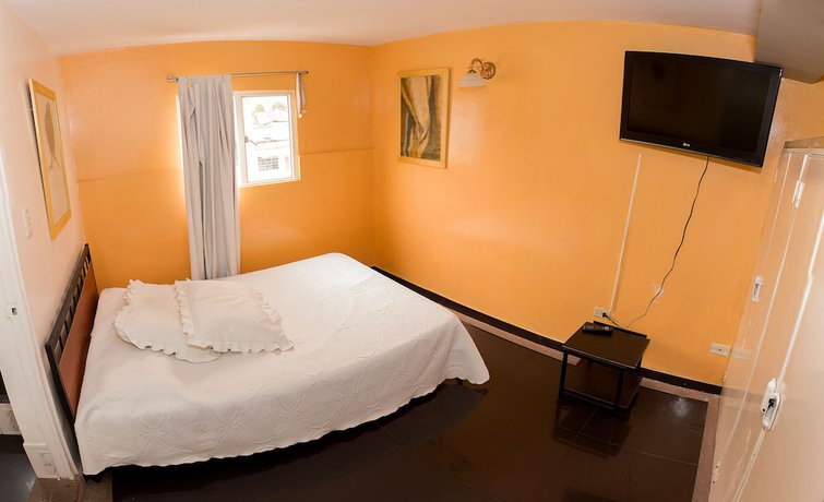 Imagen de la habitación del Hotel Apartamentos Los Alc&aacute;zares. Foto 8