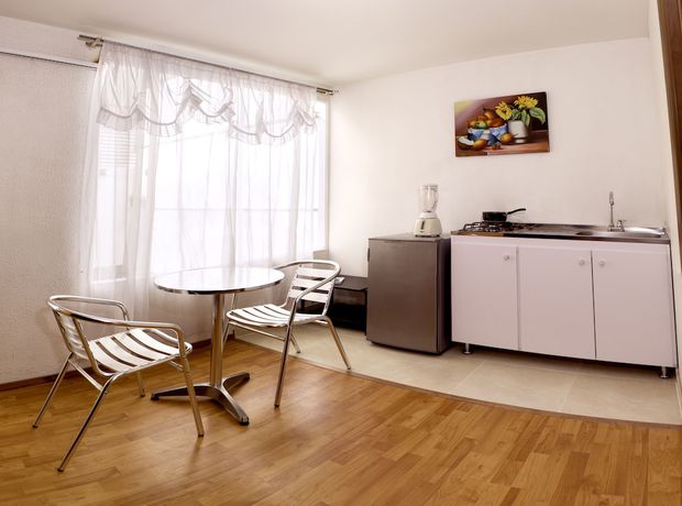 Imagen de la habitación del Hotel Apartamentos Los Alc&aacute;zares. Foto 11