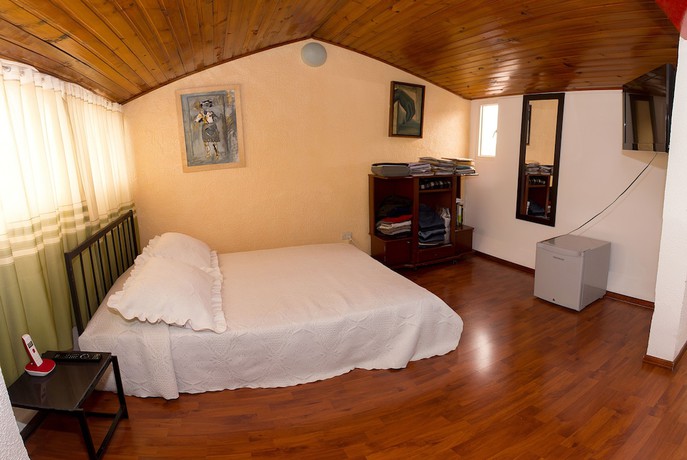 Imagen de la habitación del Hotel Apartamentos Los Alc&aacute;zares. Foto 16