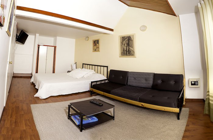 Imagen de la habitación del Hotel Apartamentos Los Alc&aacute;zares. Foto 17