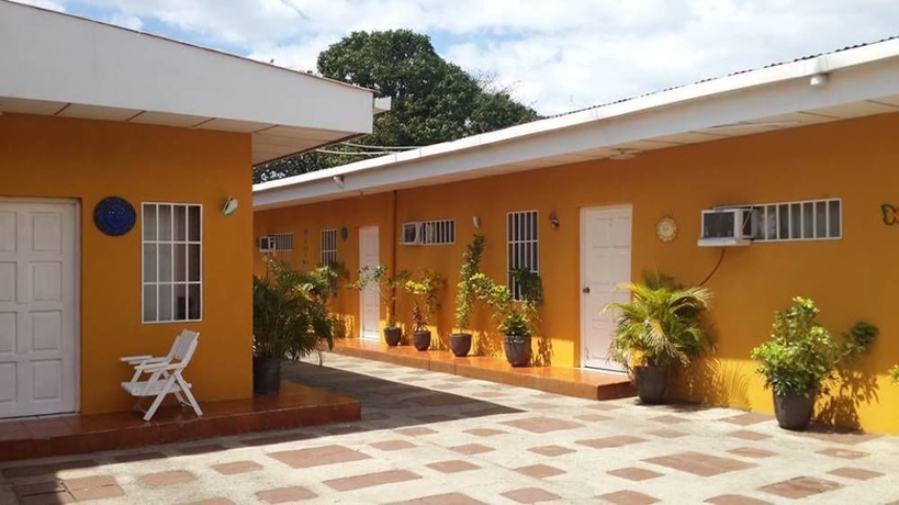 Imagen de los exteriores del Hotel Apartamentos Los Angeles Managua. Foto 7