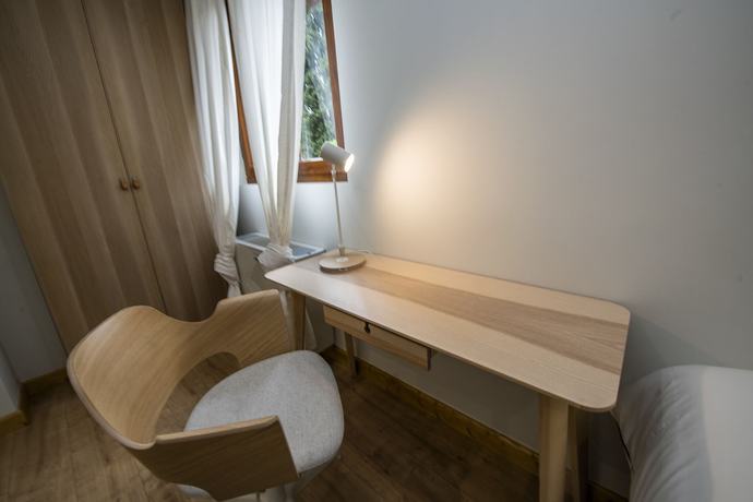 Imagen de la habitación del Hotel Apartamentos Los Picos de Europa. Foto 12