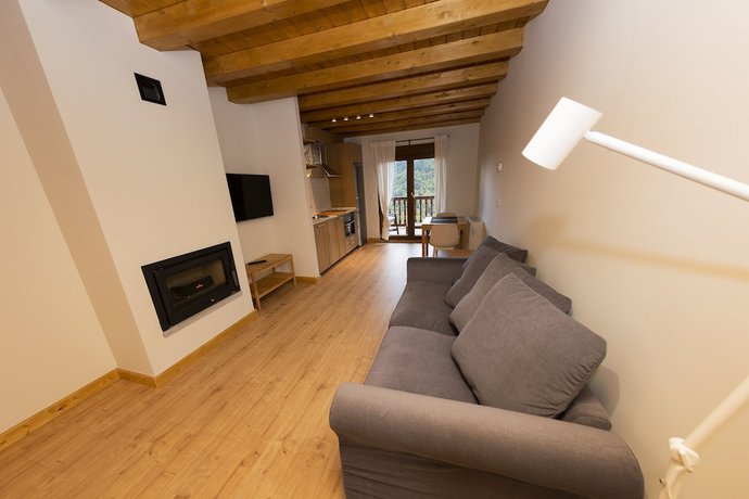 Imagen del bar/restaurante del Hotel Apartamentos Los Picos de Europa. Foto 6