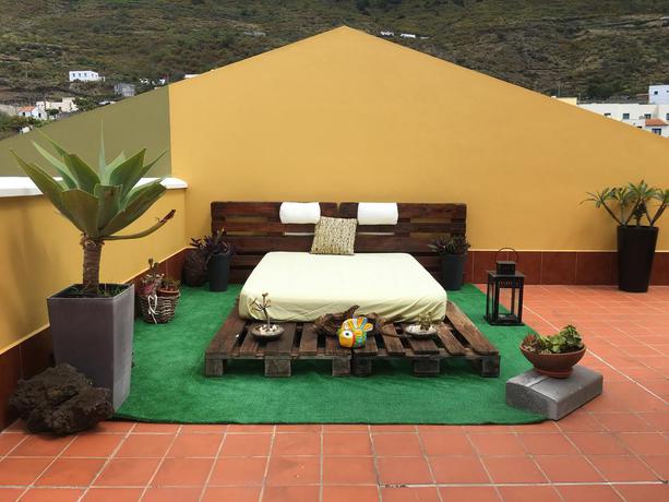 Imagen de los exteriores del Hotel Apartamentos Los Verodes. Foto 16