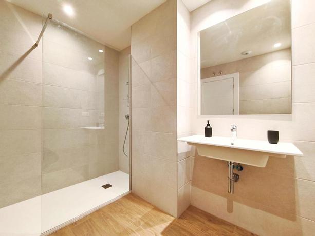 Imagen de la habitación del Hotel Apartamentos Manter&iacute;a Lacort, Valladolid. Foto 6