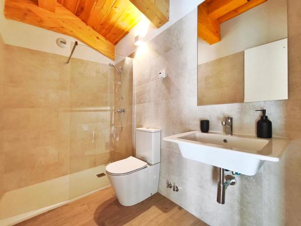 Imagen de la habitación del Hotel Apartamentos Manter&iacute;a Lacort, Valladolid. Foto 9