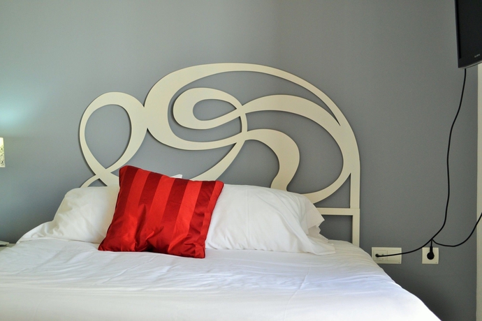 Imagen de la habitación del Hotel Apartamentos Mariano De Cavia. Foto 2