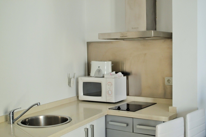 Imagen de la habitación del Hotel Apartamentos Mariano De Cavia. Foto 9