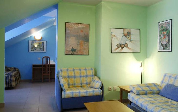 Imagen de la habitación del Hotel Apartamentos Marina. Foto 7