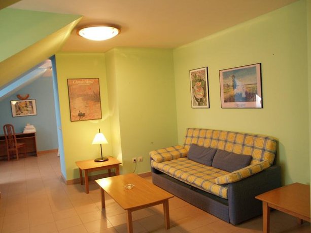 Imagen de la habitación del Hotel Apartamentos Marina. Foto 8