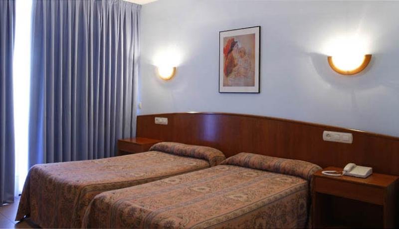 Imagen de la habitación del Hotel Apartamentos Marina. Foto 9