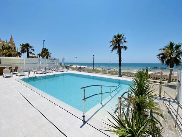 Imagen general del Hotel Apartamentos Marina Luz. Foto 3