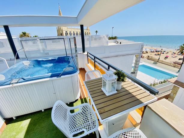 Imagen general del Hotel Apartamentos Marina Luz. Foto 4