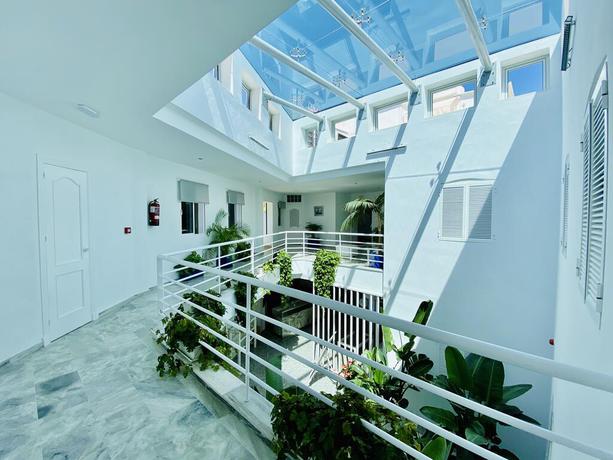 Imagen general del Hotel Apartamentos Marina Luz. Foto 8