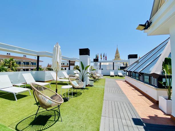 Imagen general del Hotel Apartamentos Marina Luz. Foto 9