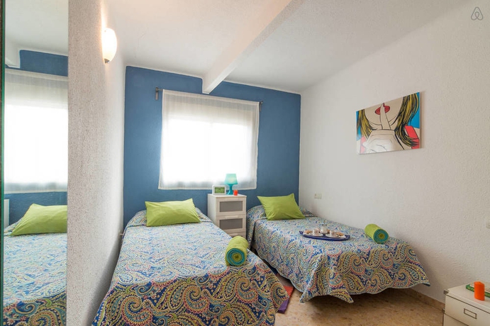 Imagen de la habitación del Hotel Apartamentos Marques de Guadiaro 1. Foto 2