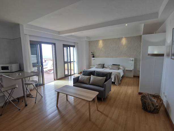 Imagen de la habitación del Hotel Apartamentos Maype Canteras. Foto 18