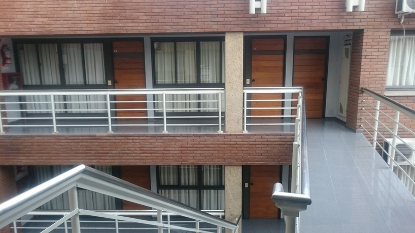 Imagen de los exteriores del Hotel Apartamentos Mendoza. Foto 15