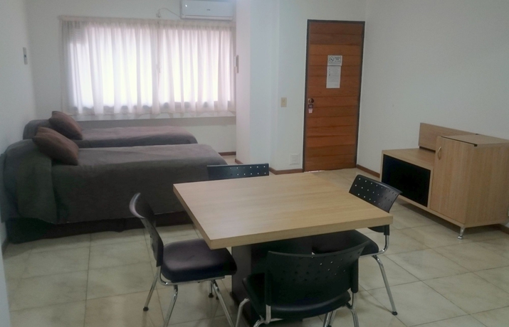 Imagen de la habitación del Hotel Apartamentos Mendoza. Foto 9