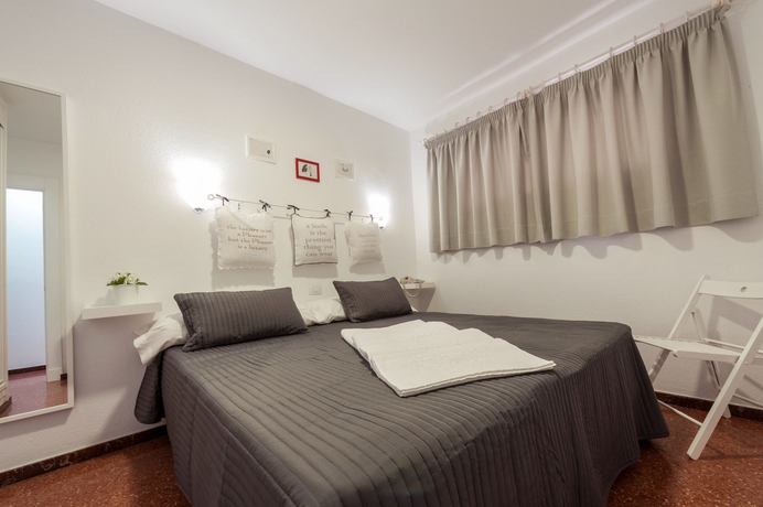 Imagen de la habitación del Hotel Apartamentos Miami. Foto 2