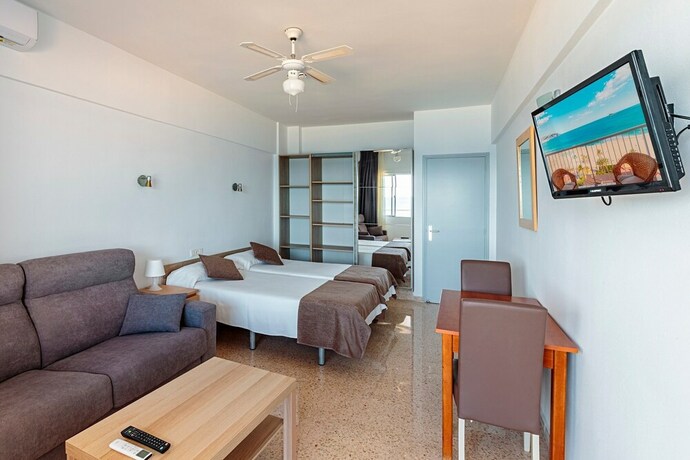 Imagen de la habitación del Hotel Apartamentos Mirador. Foto 20