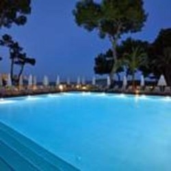 Imagen de la piscina del Hotel Apartamentos Montenova Playa. Foto 4