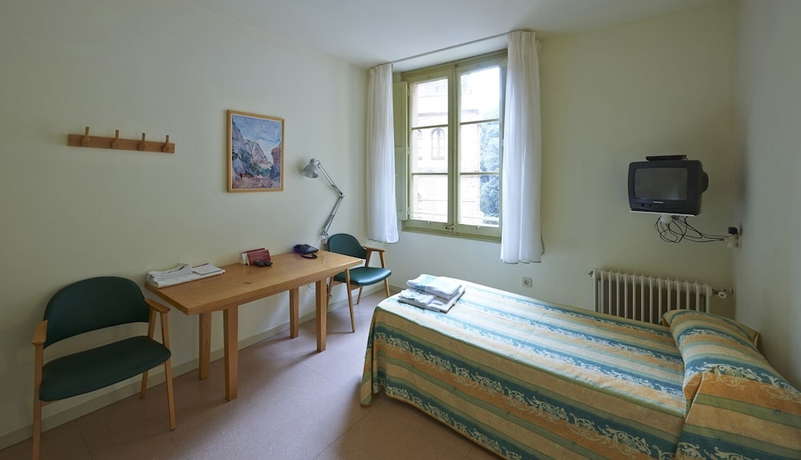 Imagen de la habitación del Hotel Apartamentos Montserrat Abat Marcet. Foto 9