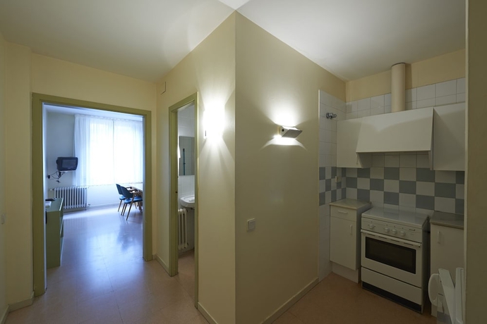 Imagen de la habitación del Hotel Apartamentos Montserrat Abat Marcet. Foto 11