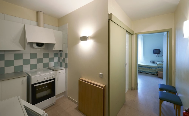 Imagen de la habitación del Hotel Apartamentos Montserrat Abat Marcet. Foto 17