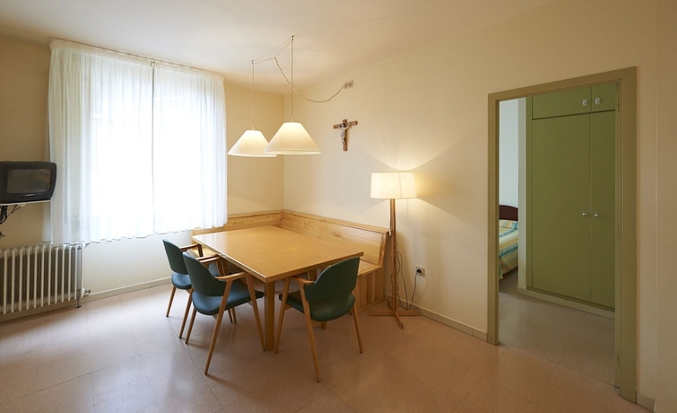 Imagen general del Hotel Apartamentos Montserrat Abat Marcet. Foto 2