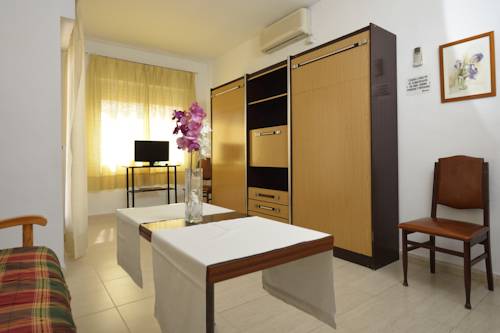 Imagen de la habitación del Hotel Apartamentos Pagán. Foto 4