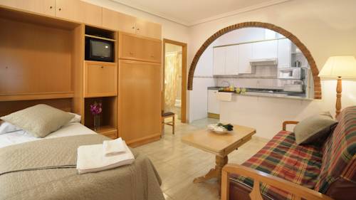 Imagen de la habitación del Hotel Apartamentos Pagán. Foto 5