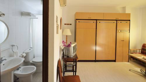 Imagen de la habitación del Hotel Apartamentos Pagán. Foto 14