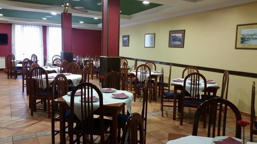 Imagen del bar/restaurante del Hotel - Apartamentos Peña Santa. Foto 7