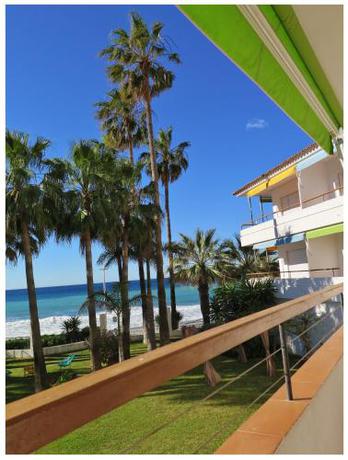 Imagen de la habitación del Hotel Apartamentos Playa Torrecilla. Foto 14