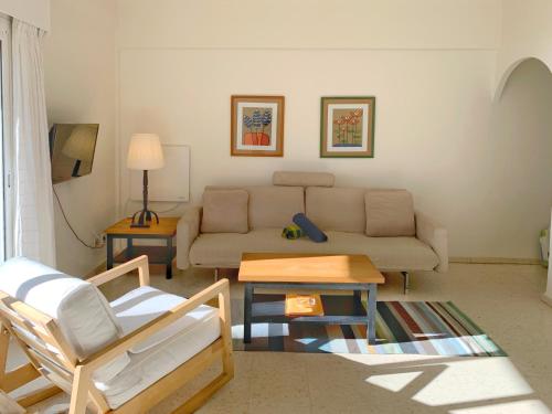 Imagen general del Hotel Apartamentos Playa Torrecilla. Foto 6