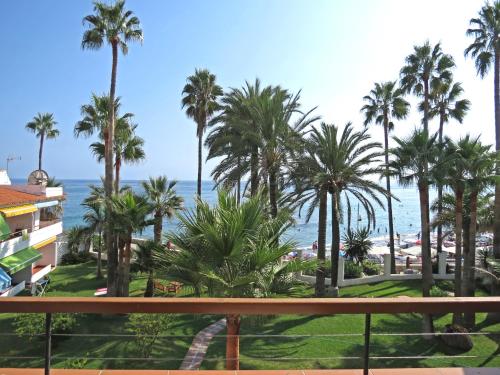Imagen de la habitación del Hotel Apartamentos Playa Torrecilla. Foto 16