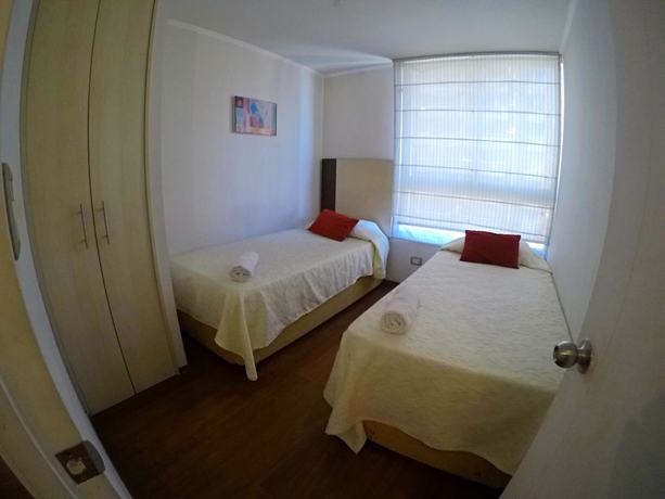 Imagen de la habitación del Hotel Apartamentos Plaza Bulnes. Foto 8