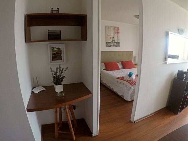 Imagen de la habitación del Hotel Apartamentos Plaza Bulnes. Foto 13