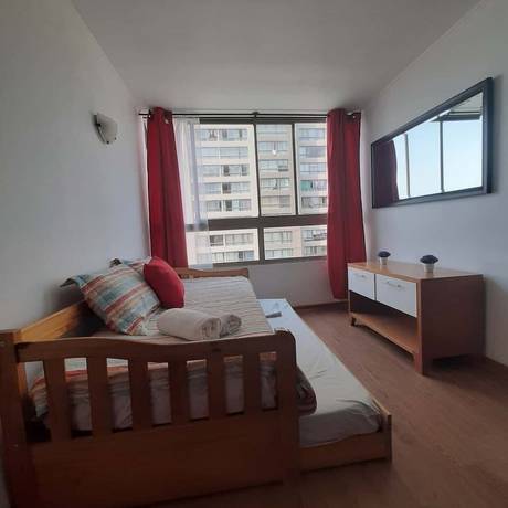 Imagen de la habitación del Hotel Apartamentos Plaza Bulnes. Foto 14