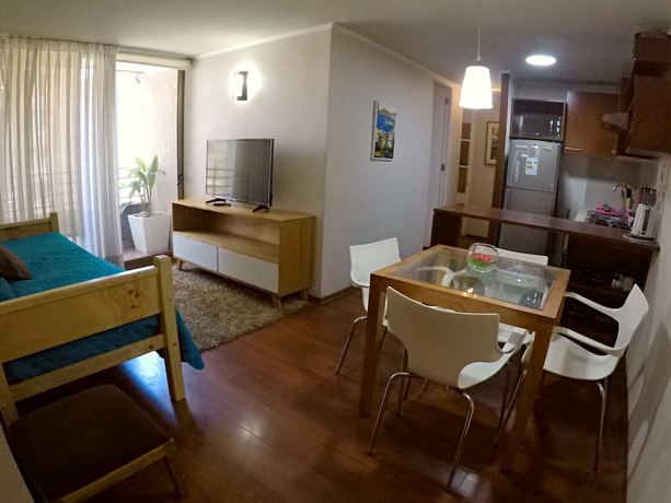 Imagen de la habitación del Hotel Apartamentos Plaza Bulnes. Foto 15