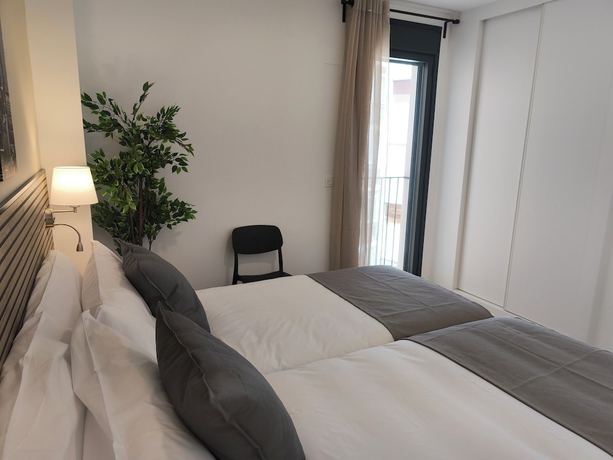 Imagen de la habitación del Hotel Apartamentos Plaza Costa 7. Foto 5