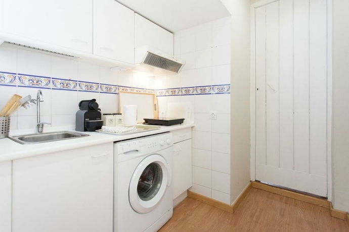 Imagen de la habitación del Hotel Apartamentos Plaza De Santa Cruz. Foto 5