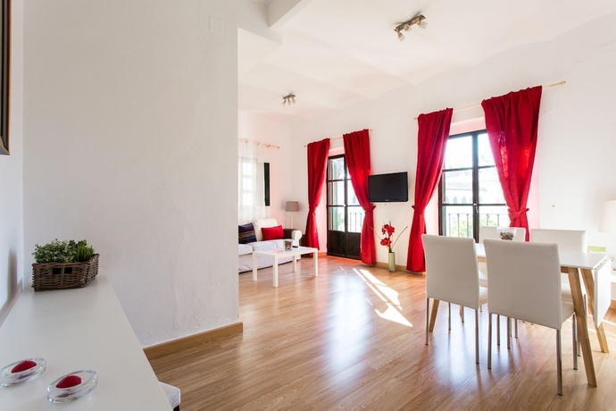 Imagen de la habitación del Hotel Apartamentos Plaza De Santa Cruz. Foto 14