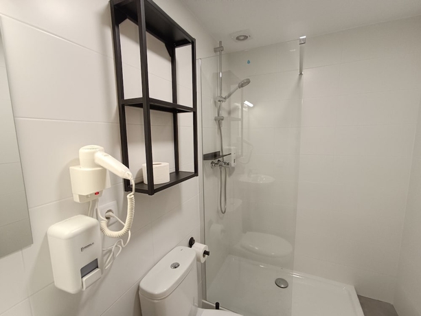 Imagen de la habitación del Hotel Apartamentos Pontepedriña by Bossh. Foto 12