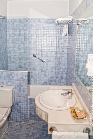 Imagen de la habitación del Hotel Apartamentos Posada La Robla. Foto 8