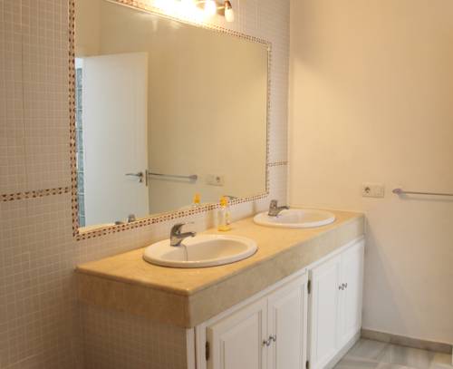 Imagen de la habitación del Hotel Apartamentos Puerto Sherry. Foto 7