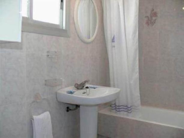 Imagen de la habitación del Hotel Apartamentos Ronda III. Foto 4