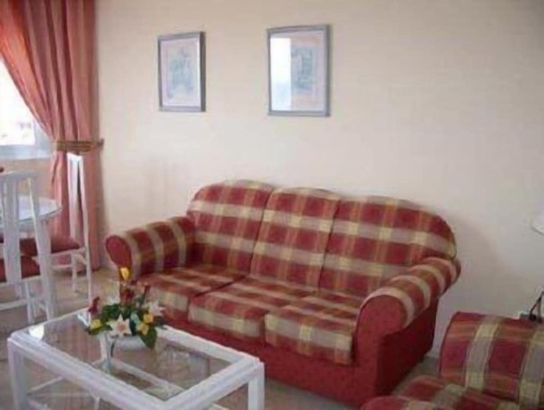 Imagen de la habitación del Hotel Apartamentos Ronda III. Foto 5